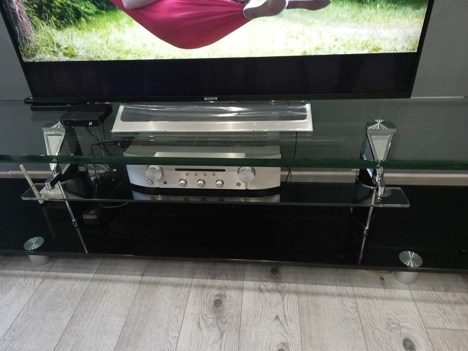 Тв стъклена маса