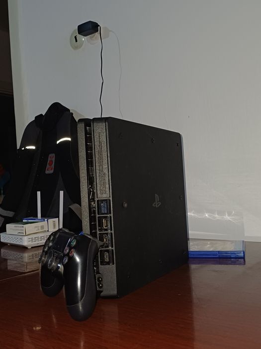 PS 4 Slim 1 ТБ сатылады