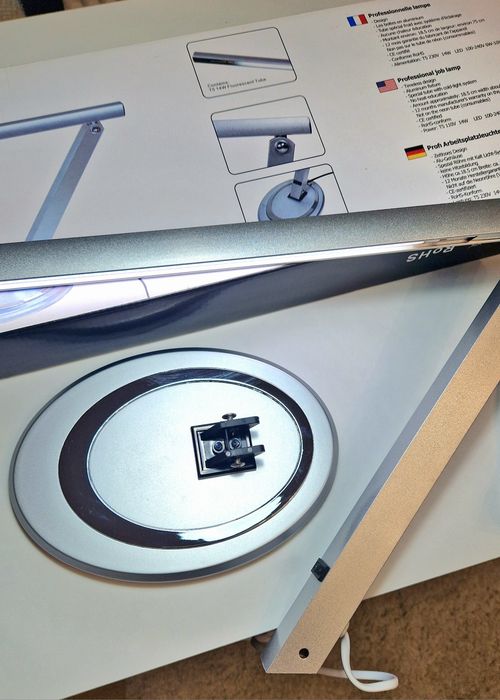 Lampă masă manichiură 14W reglabilă – folosită o singură dată
