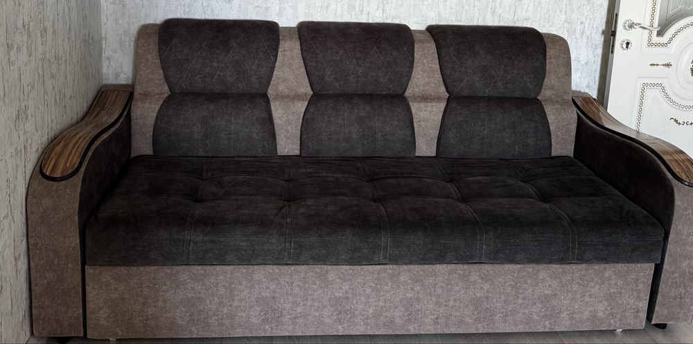 Раскладной гостинный диван