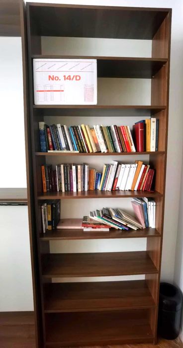 corp biblioteca cu rafturi polite dressing