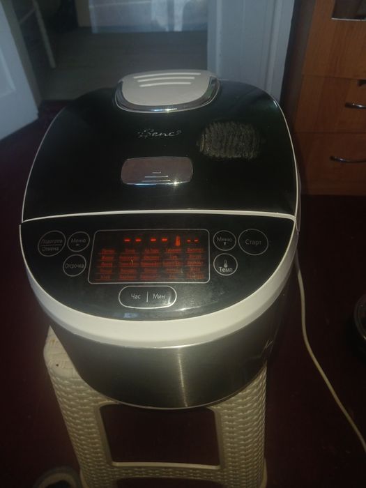 Продаётся мультиварка Bene.