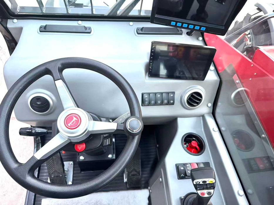 Телескопический погрузчик