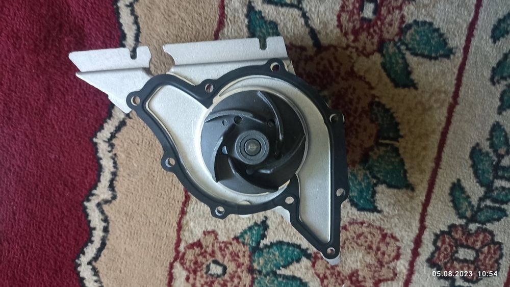 Помпа на Аудй 100 2,6 2,8