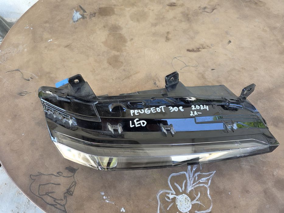 Peugeot 308 2024 ляв халоген дневна светлина 21-