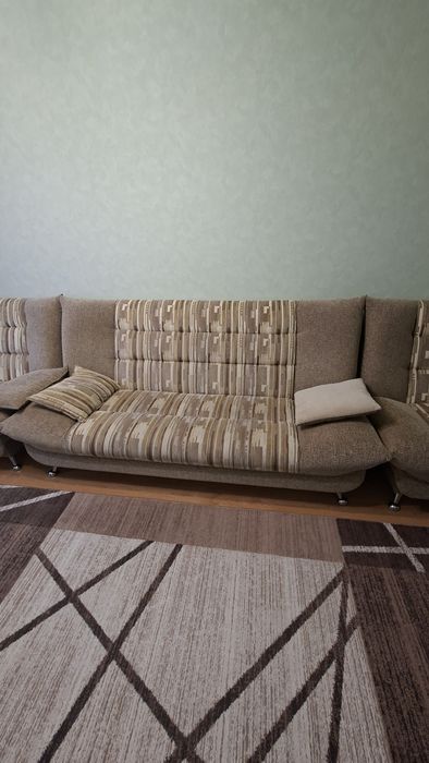 Диван-книжка с двумя креслами