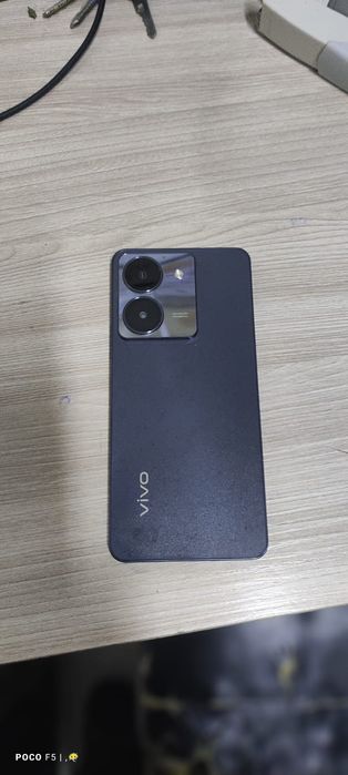 Продам телефон vivo Y27