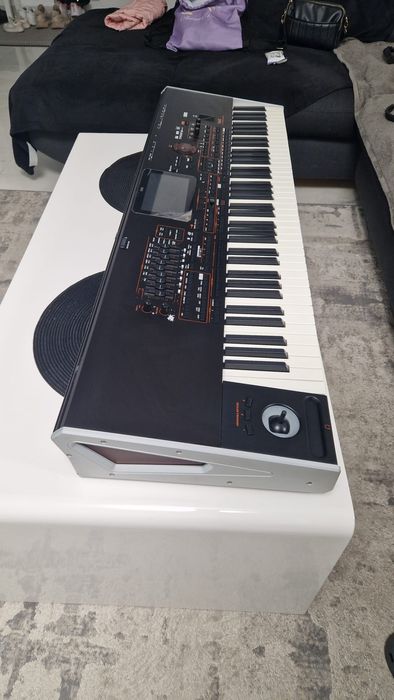 Vând Korg PA- 4x 76 clape!!