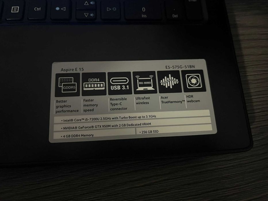 Laptop Acer Aspire E15 E5-575G-51BN – i5 / GTX 950M / SSD 256 GB