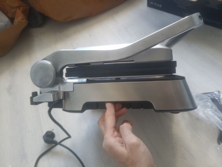 Мультигриль DeLonghi CGH1030D