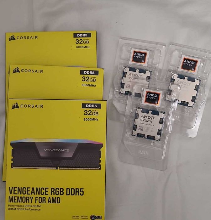 Kit memorie  corsair rgb  32 gb ddr5 la 6000 +procesor Ryzen 9 9950X3D