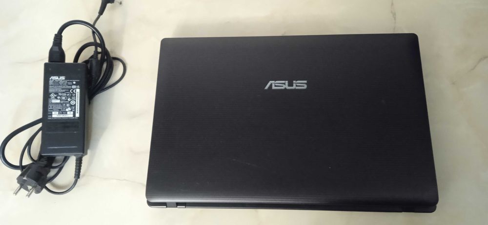ASUS i7 2620M 8Gb ddr3 2 placi video GT540 2GB gaming laptop 15,6 k53