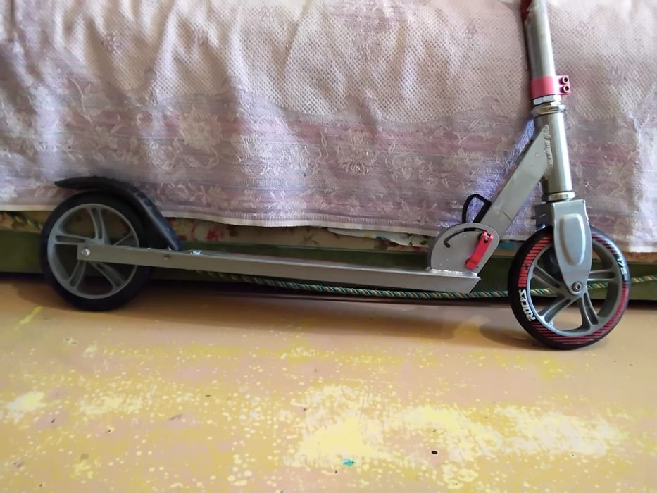 Самокат б/у (Roces)