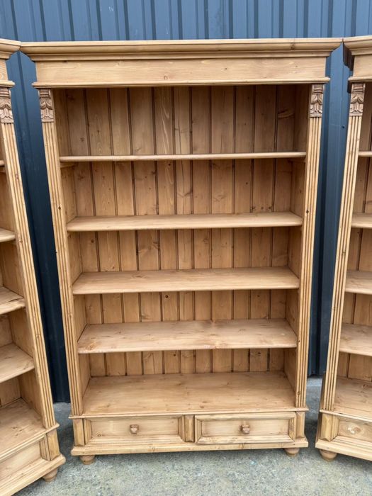 Biblioteci vechi de colectie