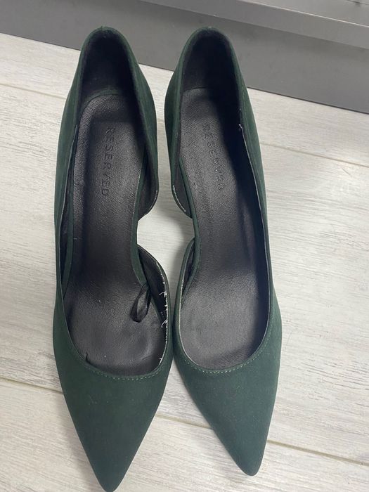 Остри обувки Reserved