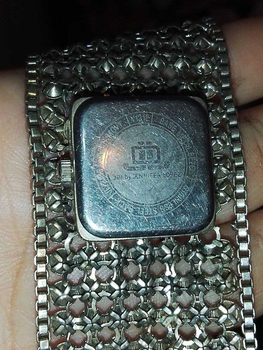 Часовник Дженифър Лопес