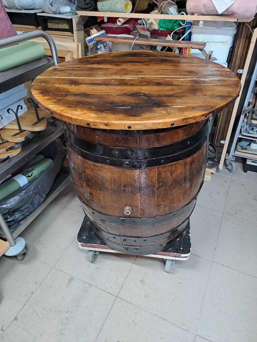 Продавам бъчва маса