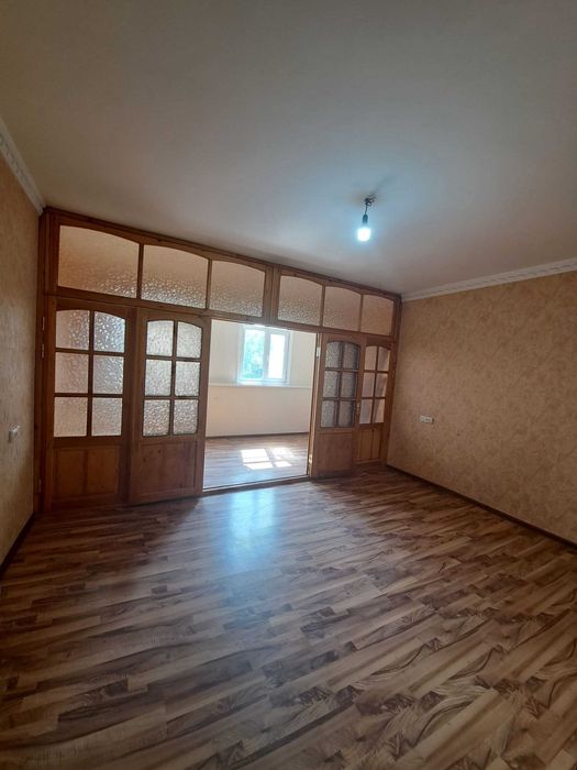 Квартира 2 хонали (3 х), 2-этаж, Қора-қамиш 2/3.  62 кв.м. Ремонт яхши