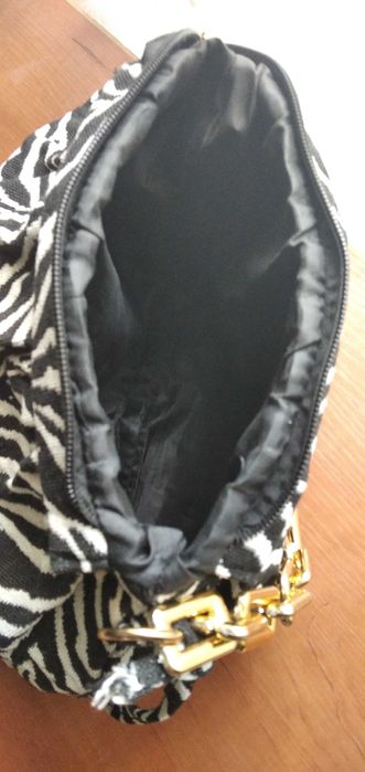 Женская сумка с цепью