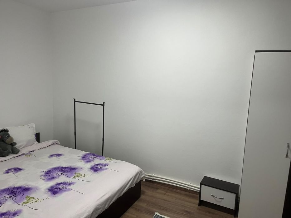 Inchiriez apartament 3 camere sezonier Mangalia