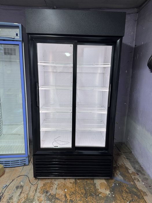 Продам витрины холодильники