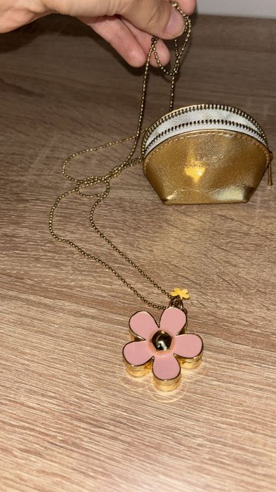 Lănțișor cu parfum solid și mini pouch - Marc Jacobs Daisy NOU
