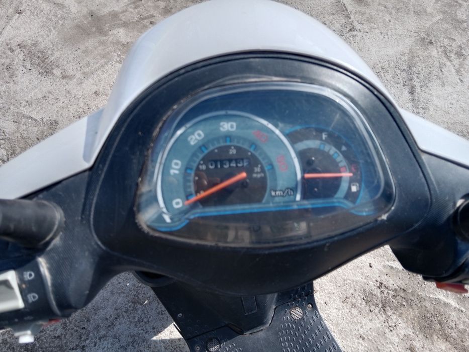 Продам скутер 1300проб