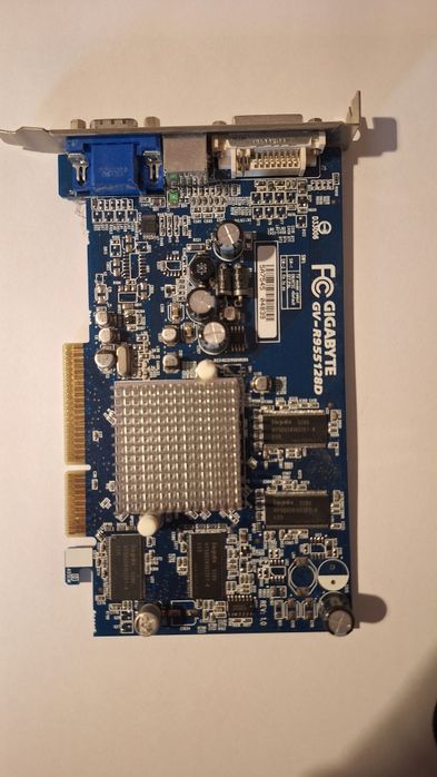 Placă video AGP Radeon 9550 128MB