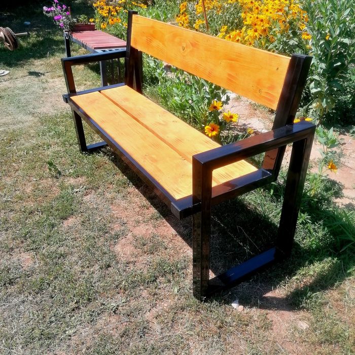 Изработка на градински пейки