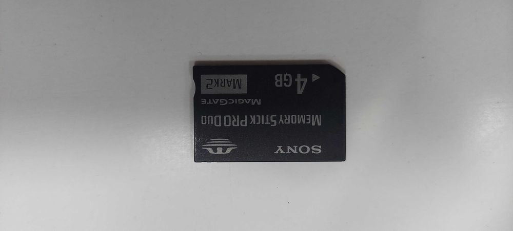 Карты памяти CompactFlash Unigen, 1 GB MemoryStick PRO-HG Duo