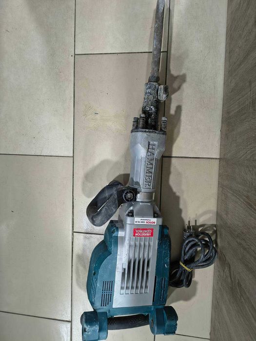Профисионален КЪРТАЧ BOSCH GSH16-30 3800W 60J 1800 r/min