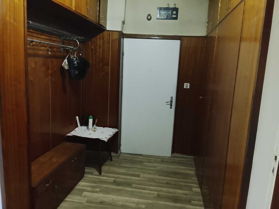 Тристаен апартамент център