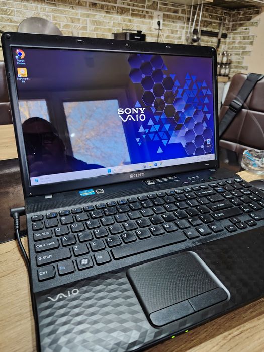 Sony Vaio (i5 / 8GB RAM / 120GB SSD + 500GB HDD) – Обслужен и бърз!