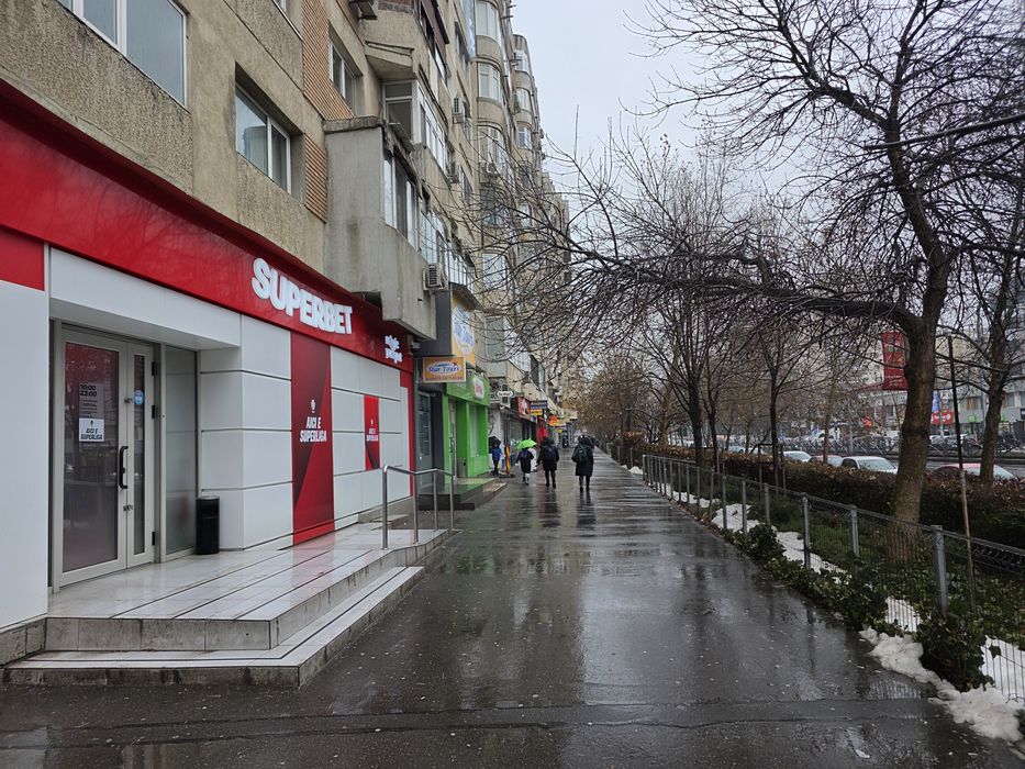 Spațiu comercial de vânzare!