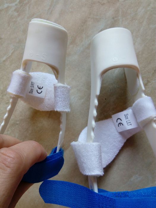 Нощна шина за изправяне на пръстите на краката