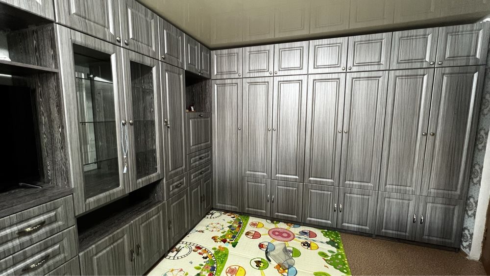 Продам стенку (гарнитур) для гостинной