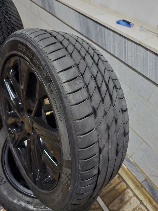 KUMHO 225/45/17 M+S
