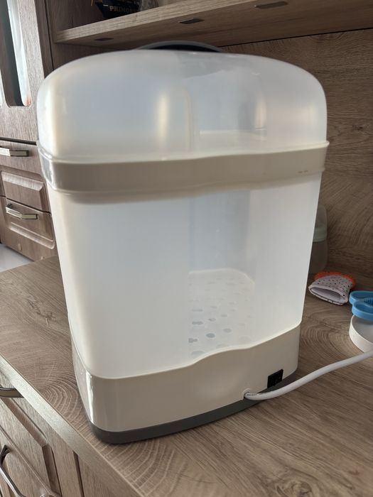 Стерилизатор за бебе Chicco 2 в 1.