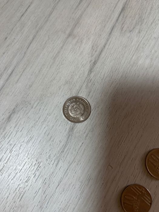 10 сом Узбекистан 2001 г.