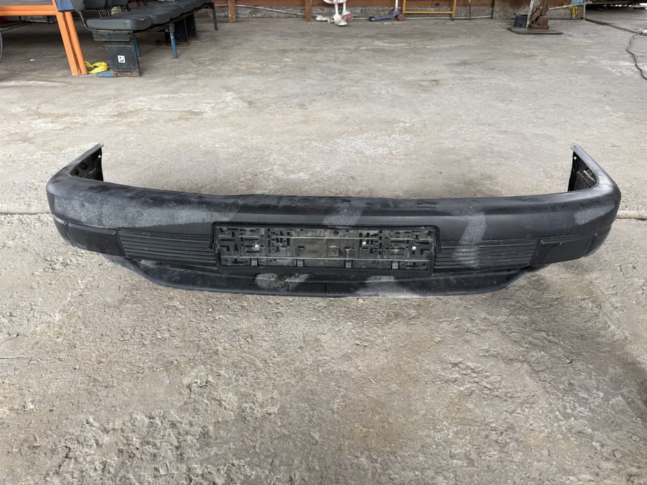 Передний бампер Passat B3