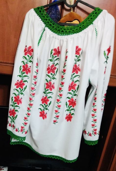 IE cu margele cusuta de mana