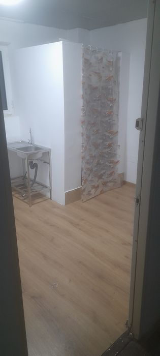 vând cameră cămin