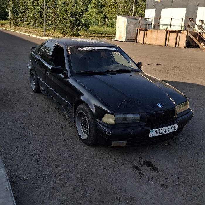 Продам машину бмв