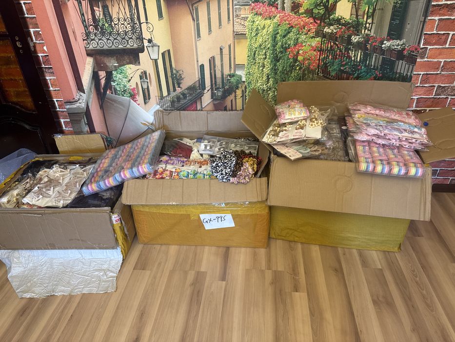 Продам резинки, заколки оптом. Около 100видов.