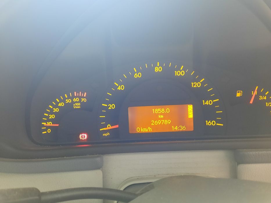 Vând Mercedes C Class 200 Kompresor pentru dezmembrare