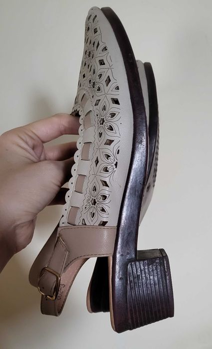 Pantofi de vara / sandale de dama din piele, dantelate si decupate