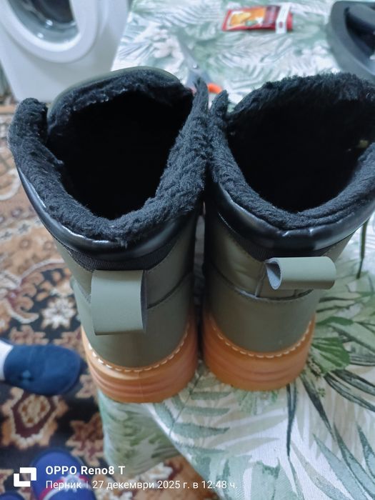 Продавам Боти в перфектно състояние.