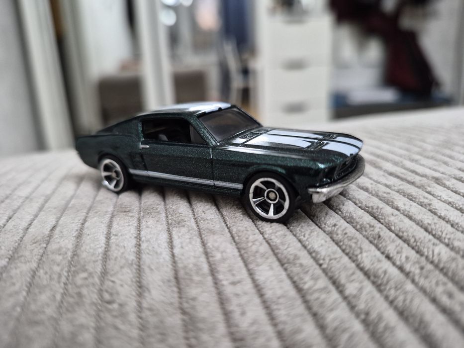 Модельки hotwheels