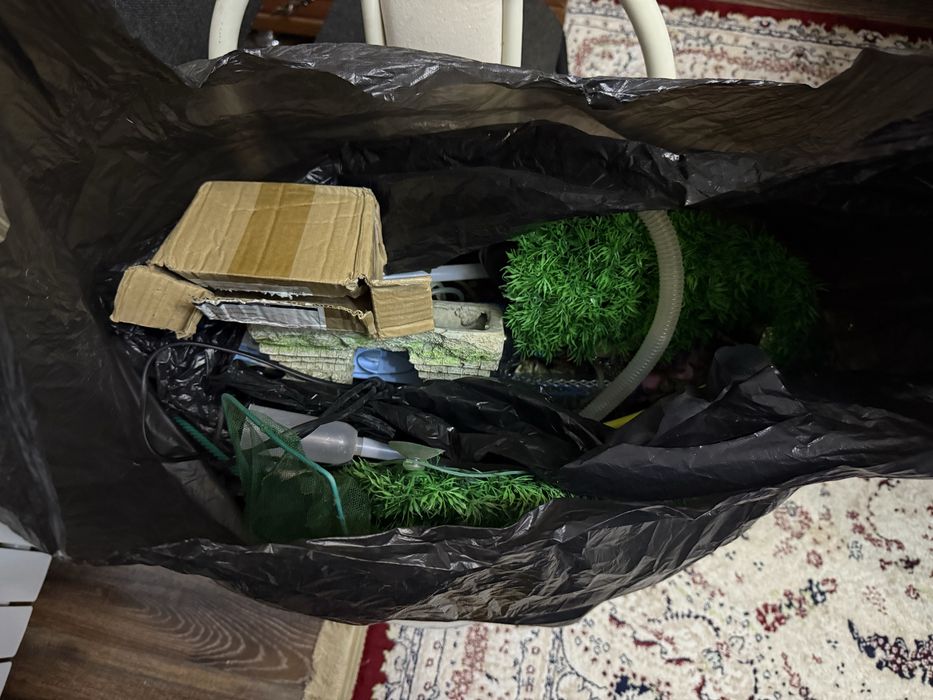 Продам аквариум на 70 литров