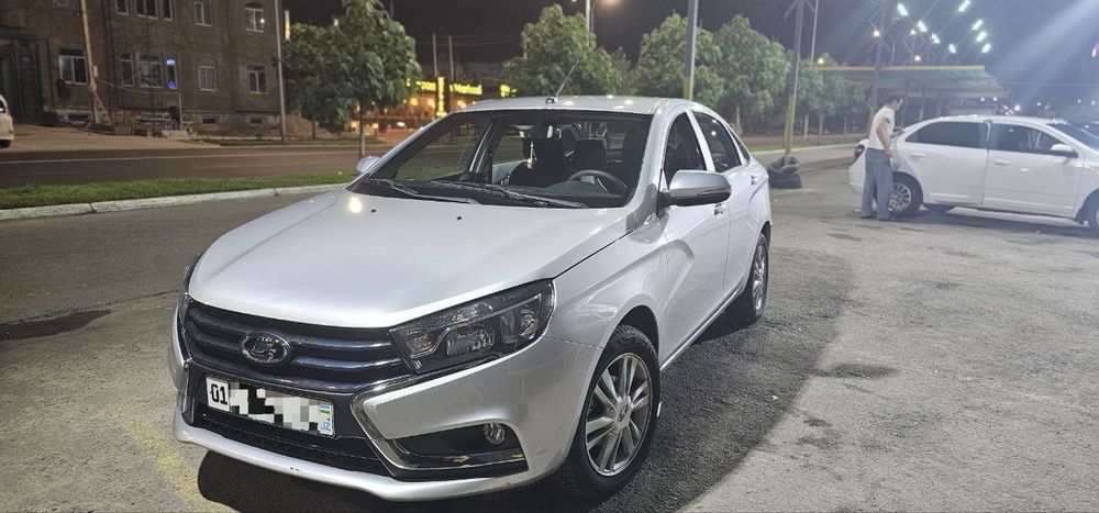 Лада Веста 1.8. 2019